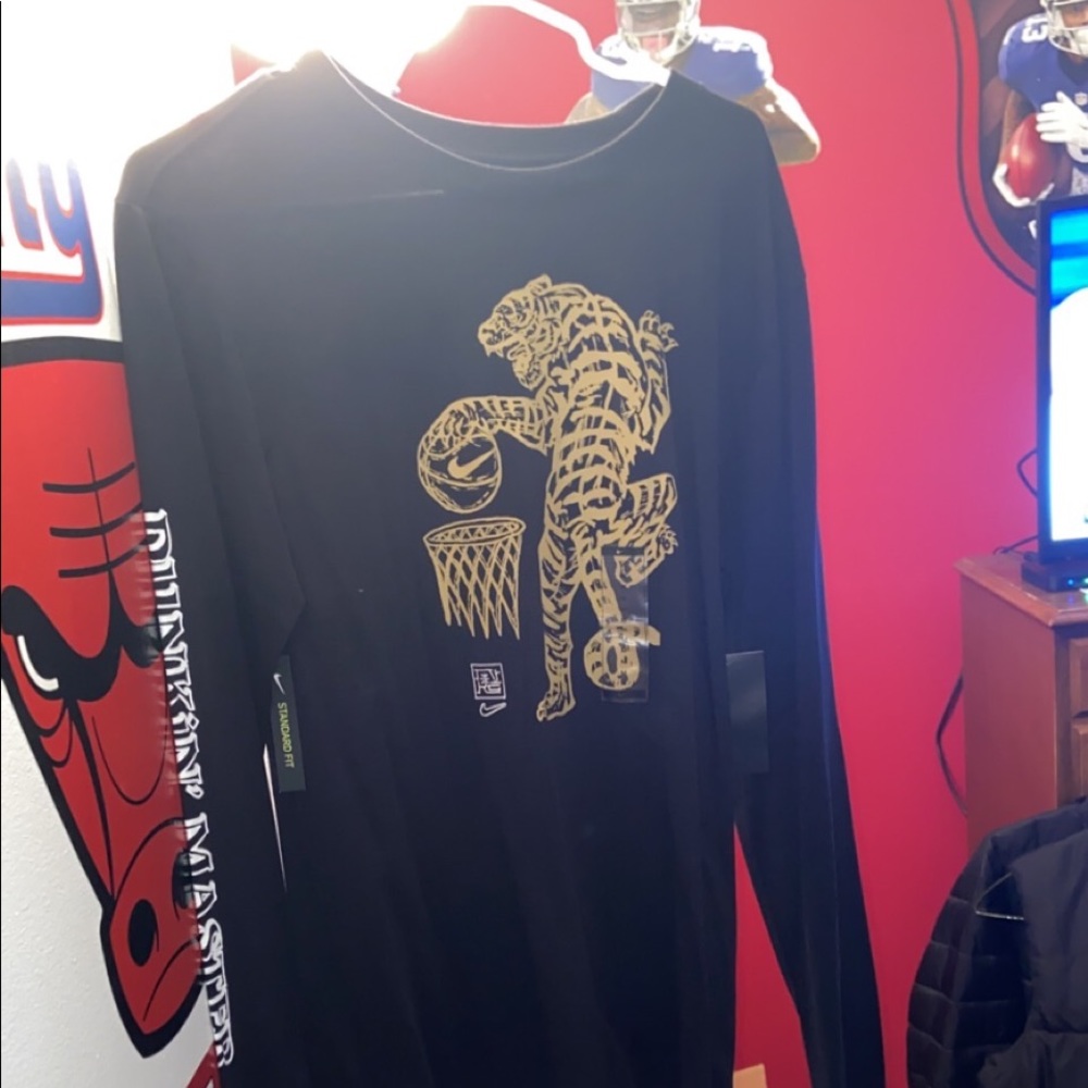 Nike basketball shirt